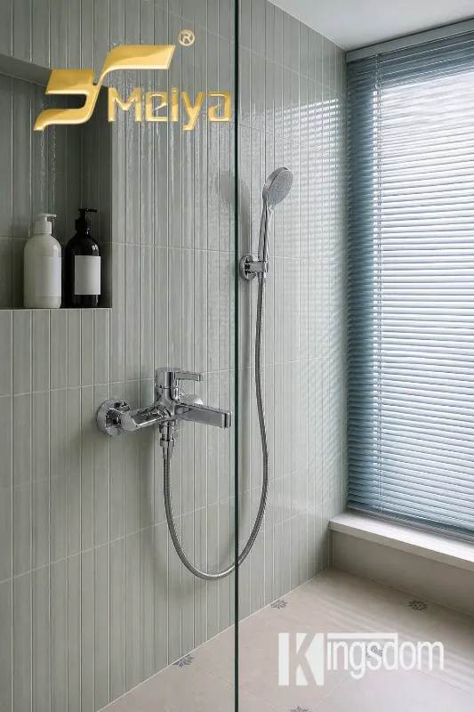 Mezclador de baño de pared cromado angular