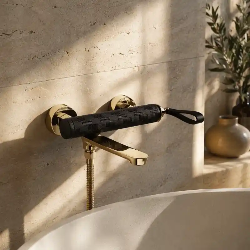 Grifo de bañera montado en la pared de oro negro de lujo